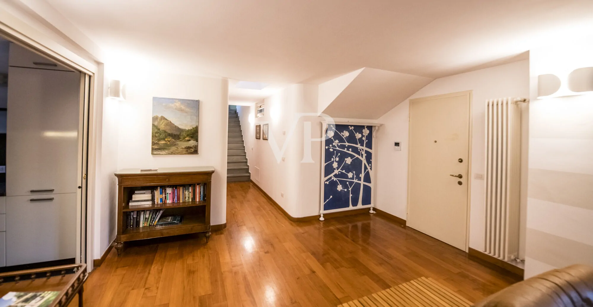 Prestigieux appartement de trois pièces sur deux niveaux avec grande terrasse