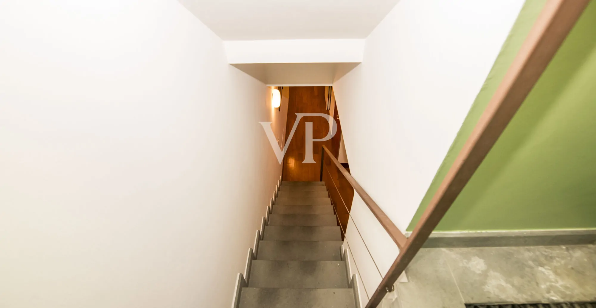 Repräsentative Drei-Zimmer-Wohnung auf zwei Ebenen mit großer Terrasse