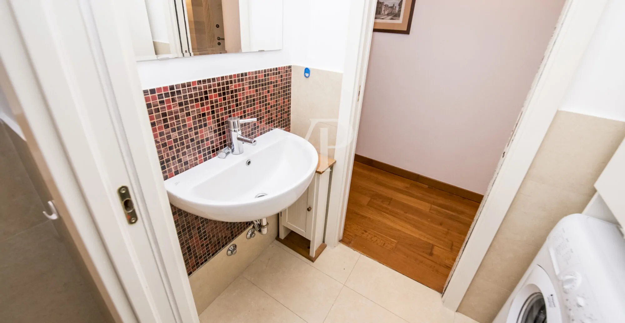 Repräsentative Drei-Zimmer-Wohnung auf zwei Ebenen mit großer Terrasse