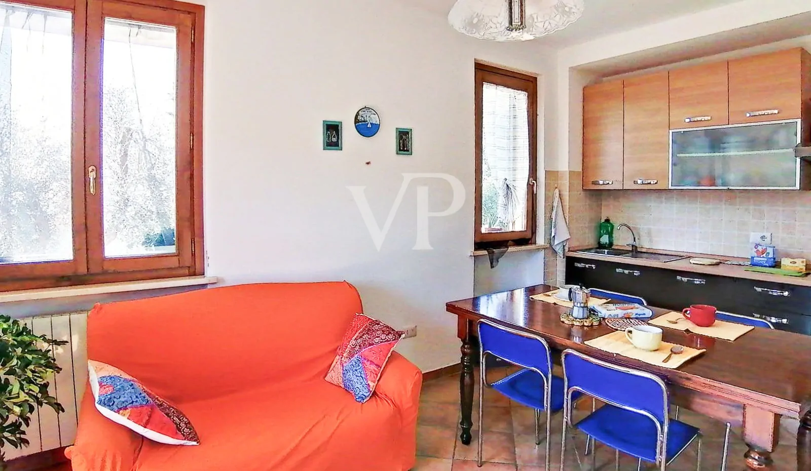 Masía rústica dividida en 4 viviendas