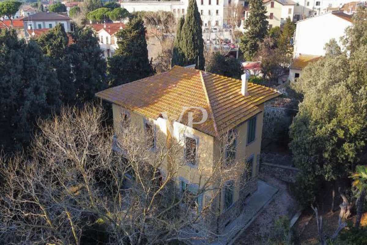 Unique historic property with spacious outdoor area