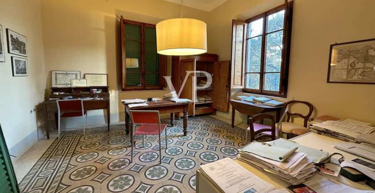 Proprietà storica unica con ampia area esterna