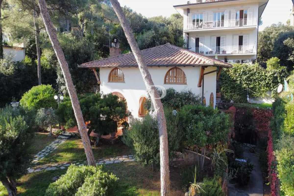 Villa by the sea: Elegance and Comfort in Castiglioncello