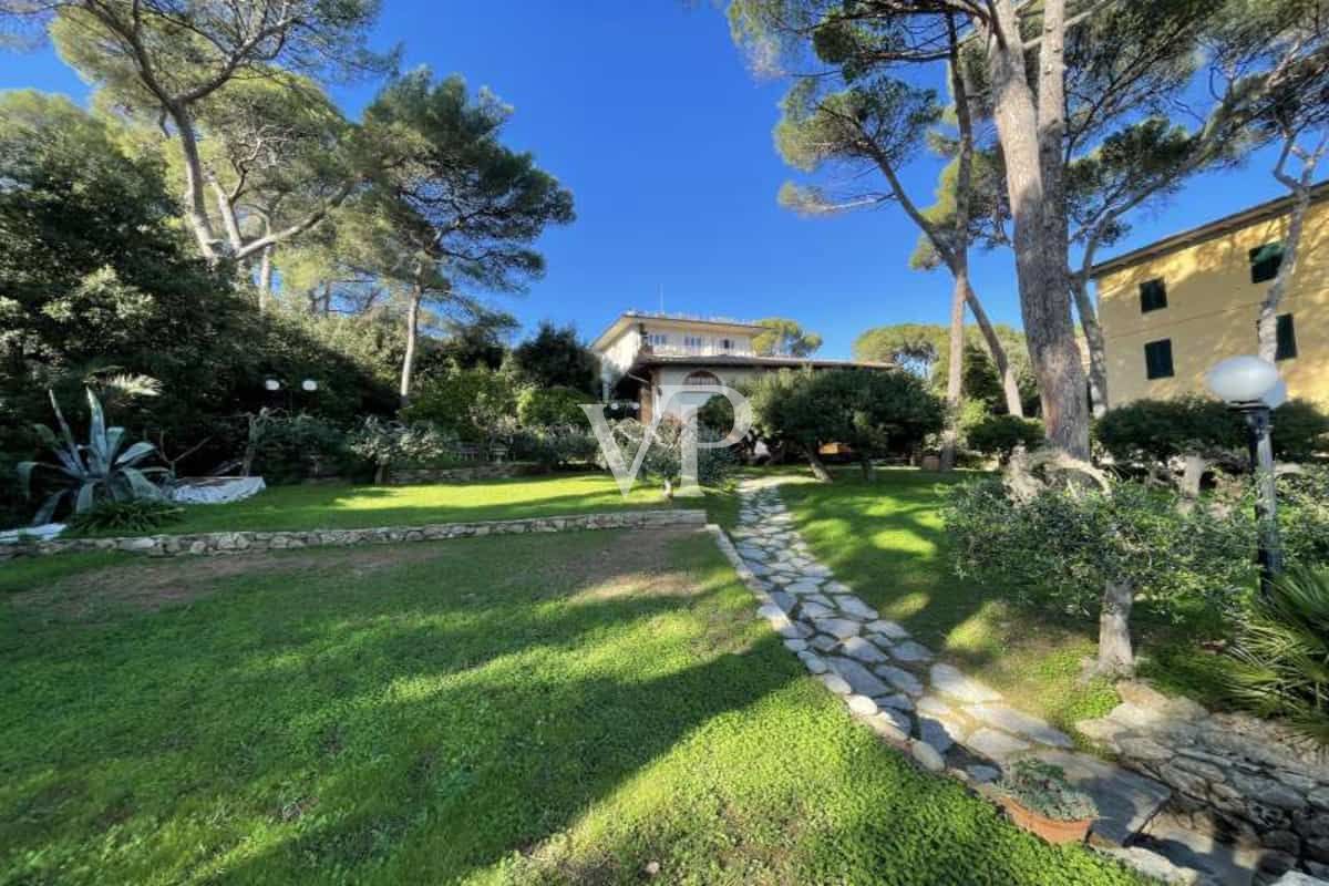 Villa by the sea: Elegance and Comfort in Castiglioncello