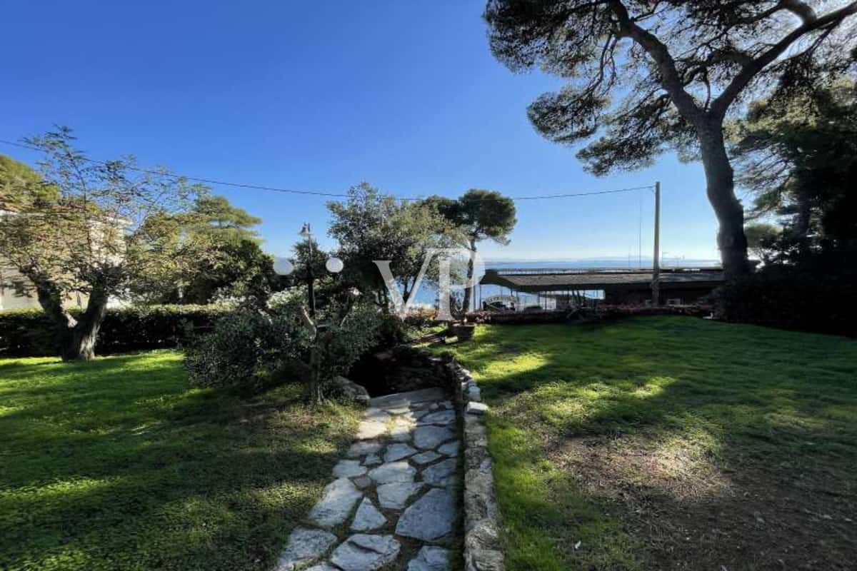 Villa by the sea: Elegance and Comfort in Castiglioncello