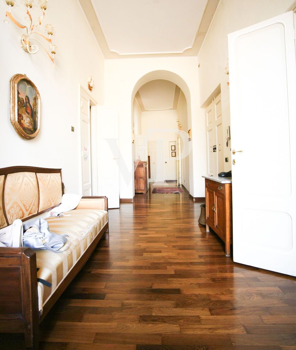 Luxuriöse Wohnung mit Panoramaterrasse in der Nähe des Doms
