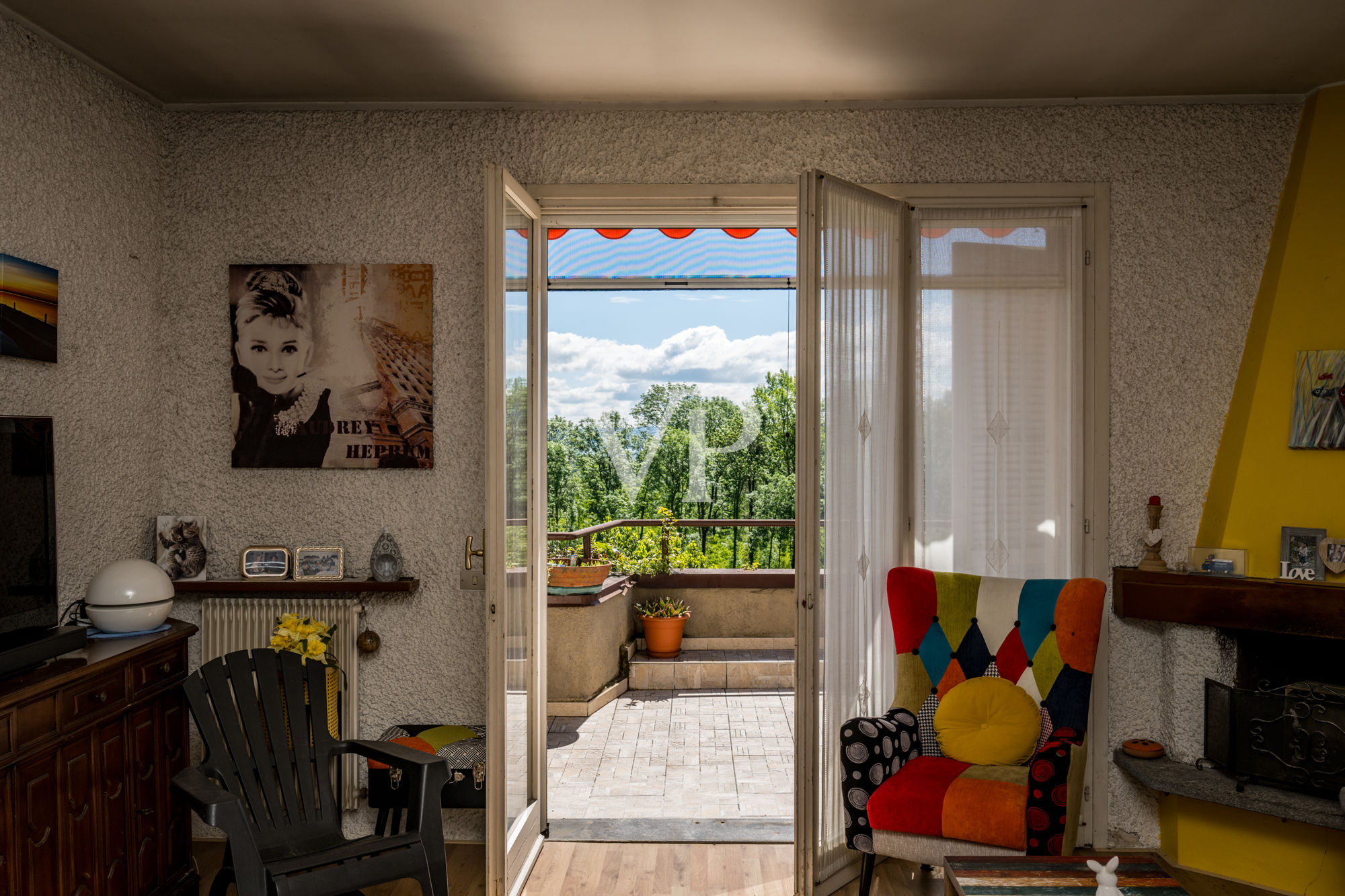 Villetta bifamiliare su due livelli, con giardino e terrazzo vista lago