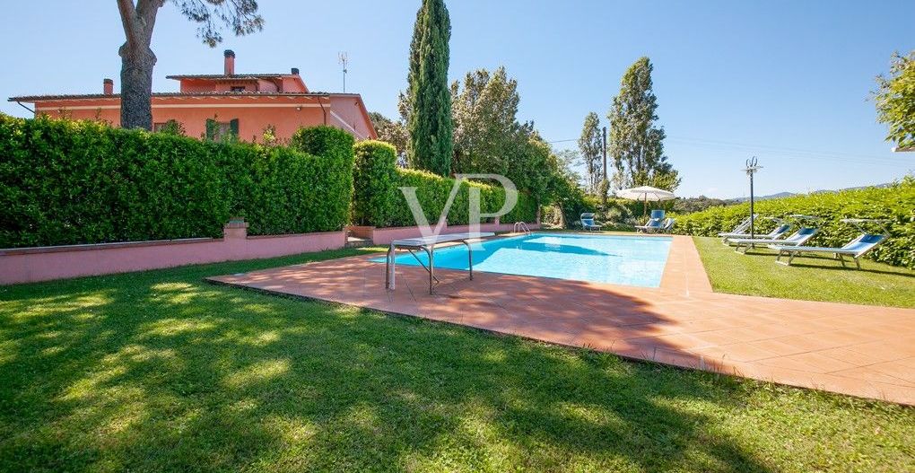 la piscina