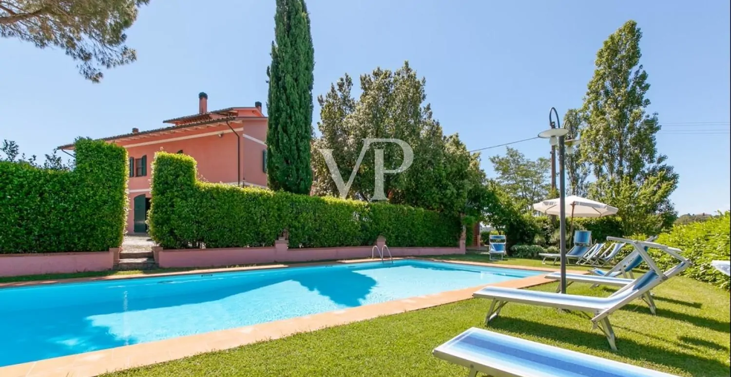 Fauglia/Toskana: ansehnliches Bauernhaus mit Schwimmbad in malerischer Hügellandschaft