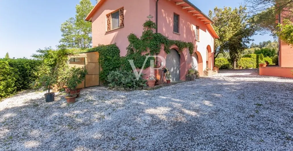 la dependance vista dal  giardino