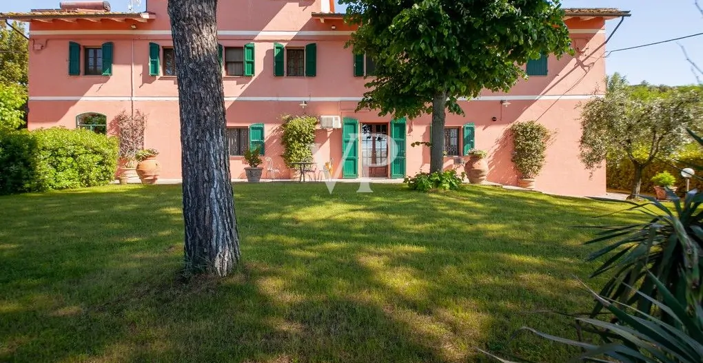 vista frontale della casa