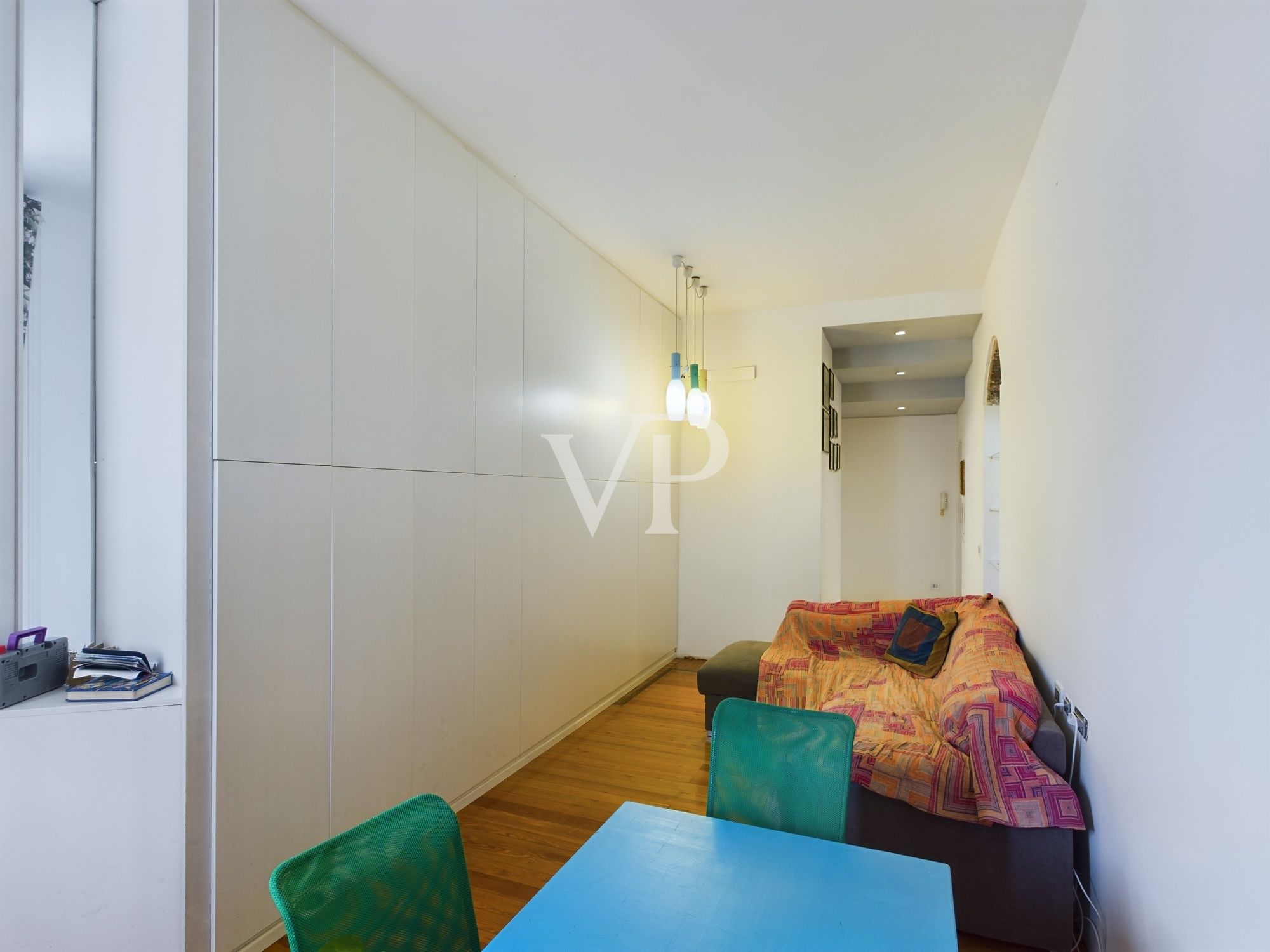 Spacious three-room apartment with two bathrooms in Bocconi area