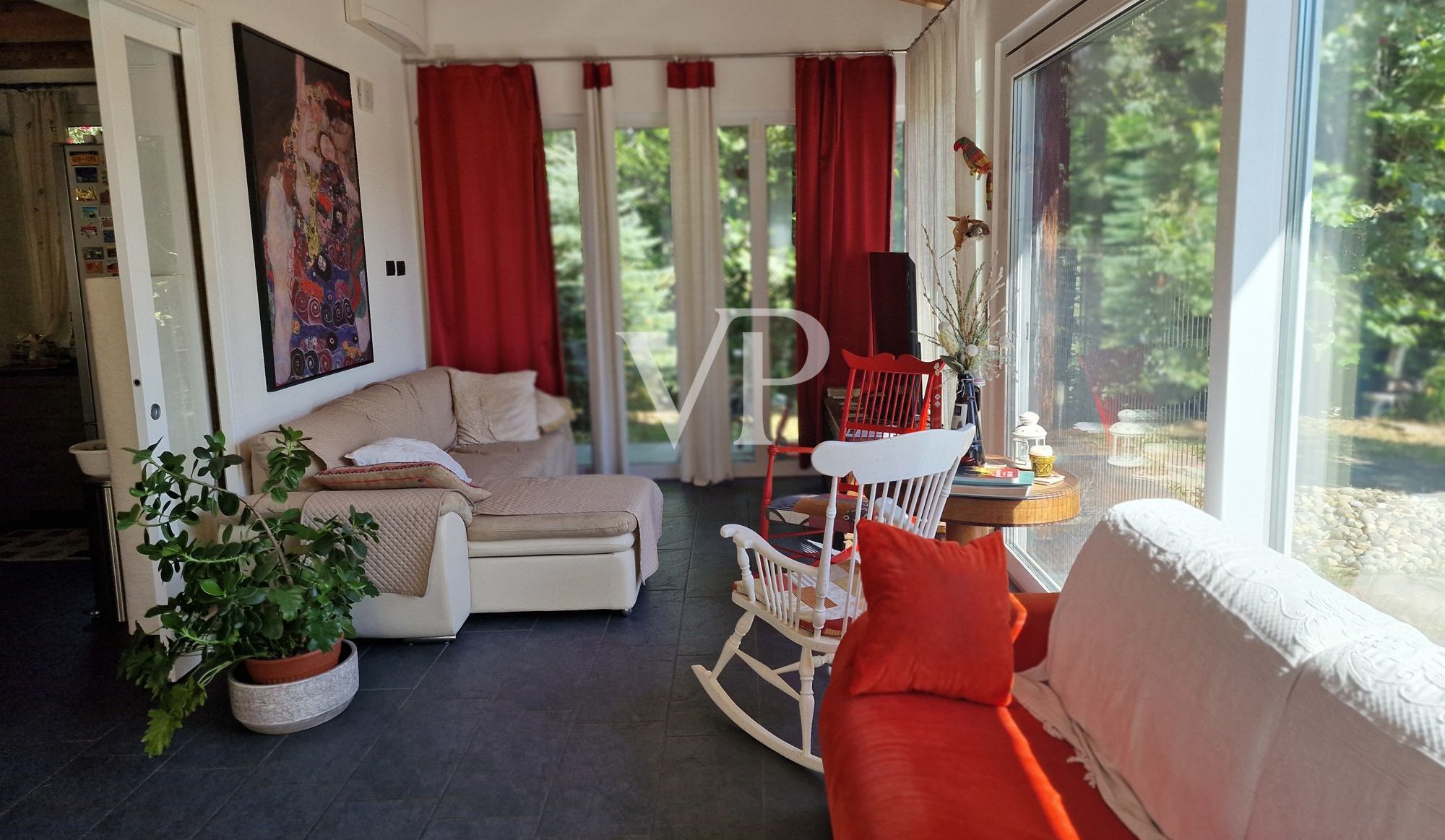 Villa molto luminosa con grande giardino, costruita in bioedilizia con   impianto fotovoltaico