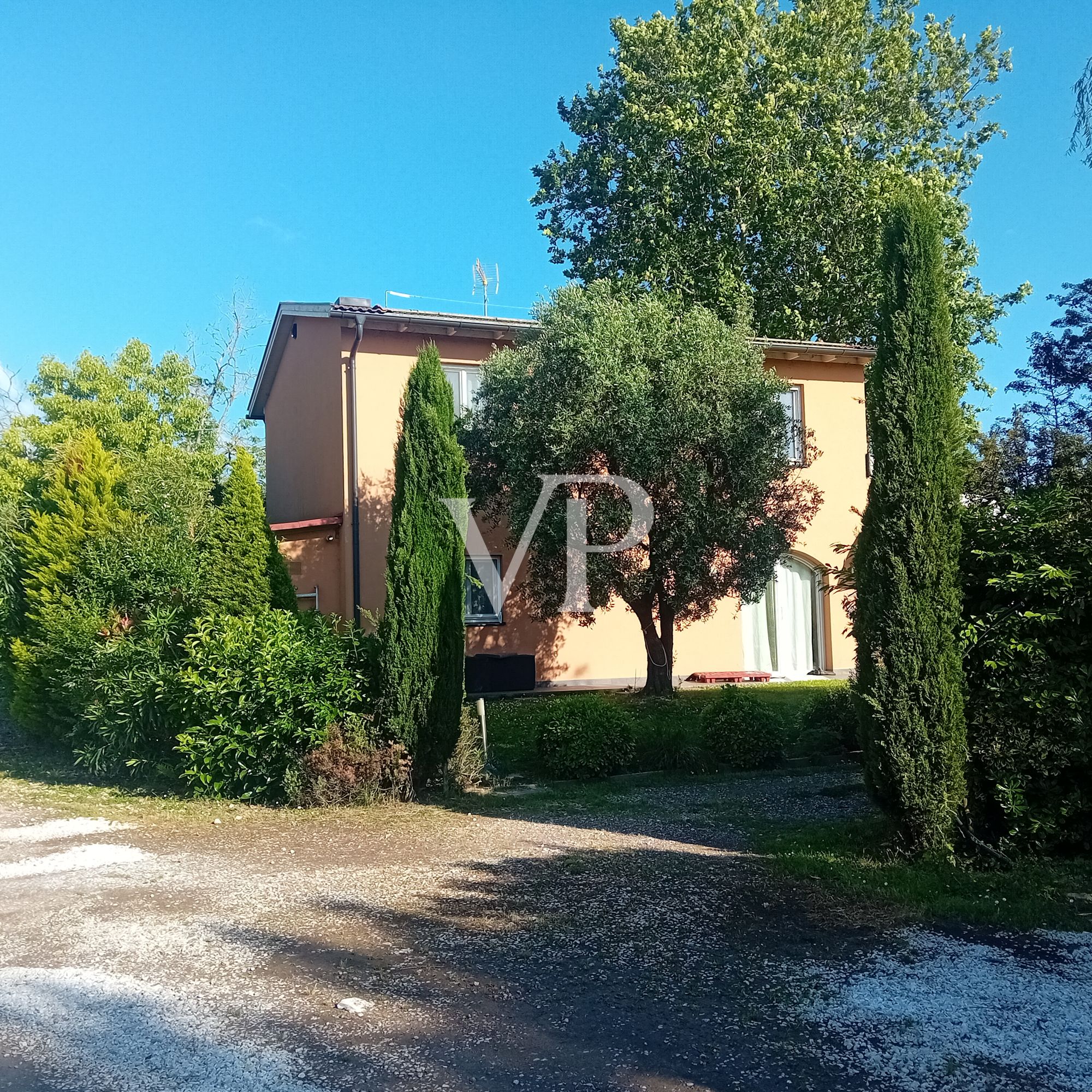 Villa molto luminosa con grande giardino, costruita in bioedilizia con   impianto fotovoltaico