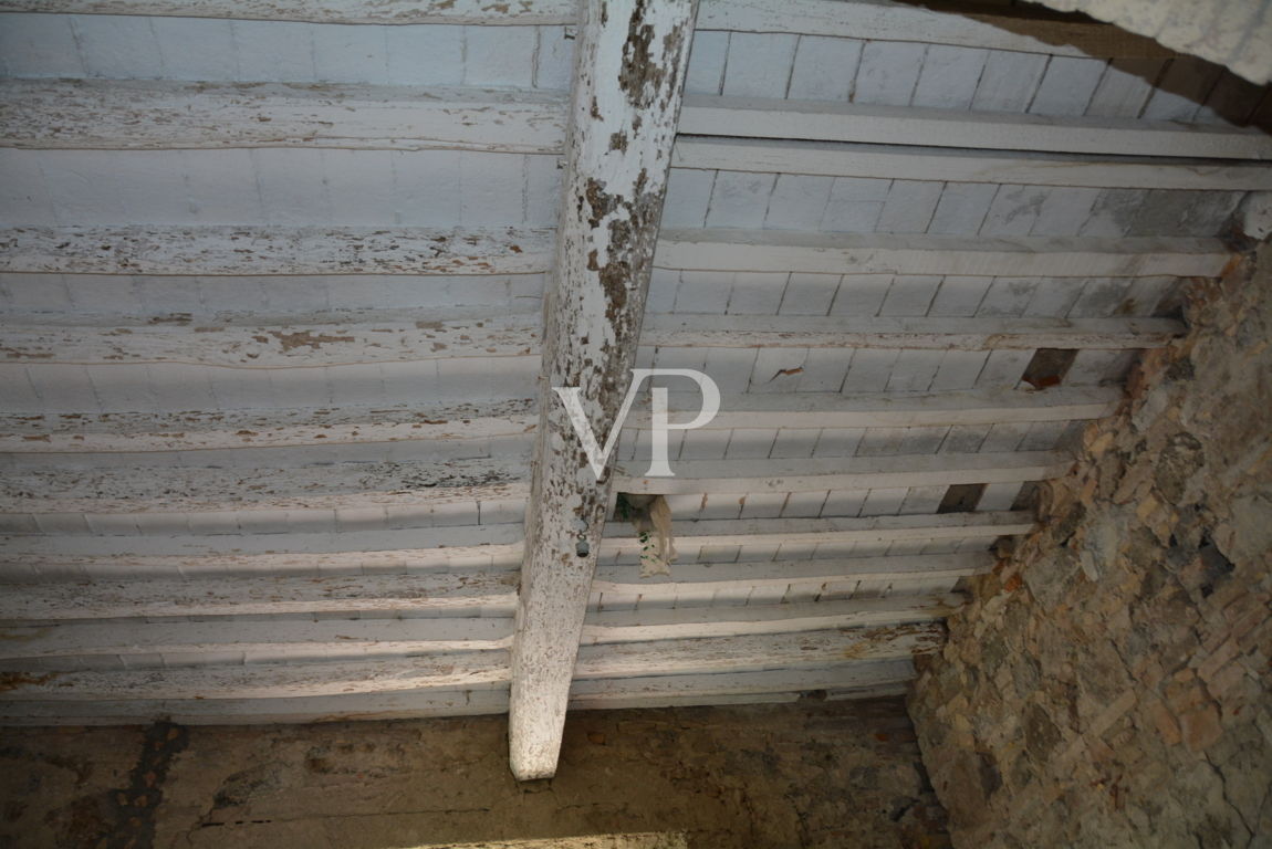a (5)