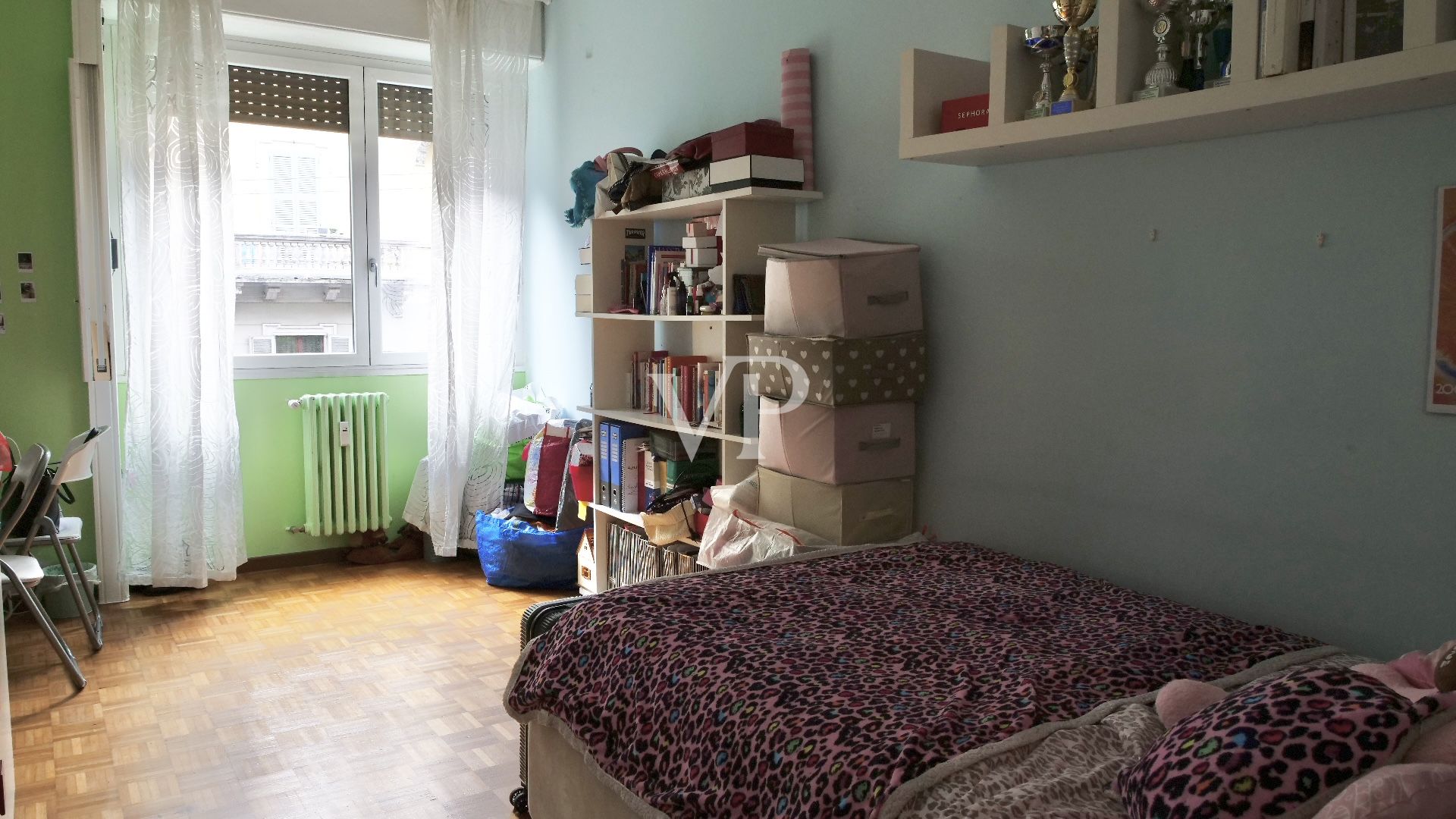 Geräumige Fünf-Zimmer-Wohnung mit Terrasse und zwei Bädern im Bocconi-Viertel