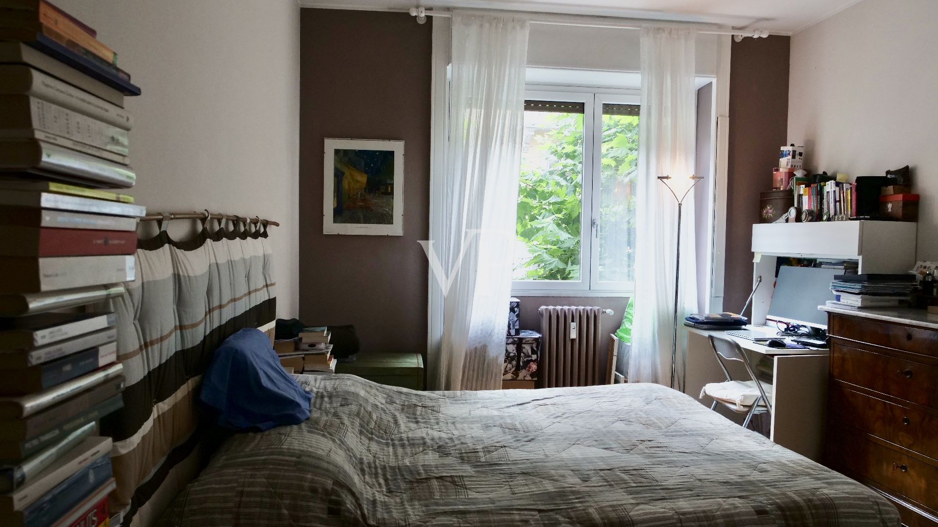 Spacieux appartement de cinq pièces avec terrasse et deux salles de bains dans le quartier de Bocconi