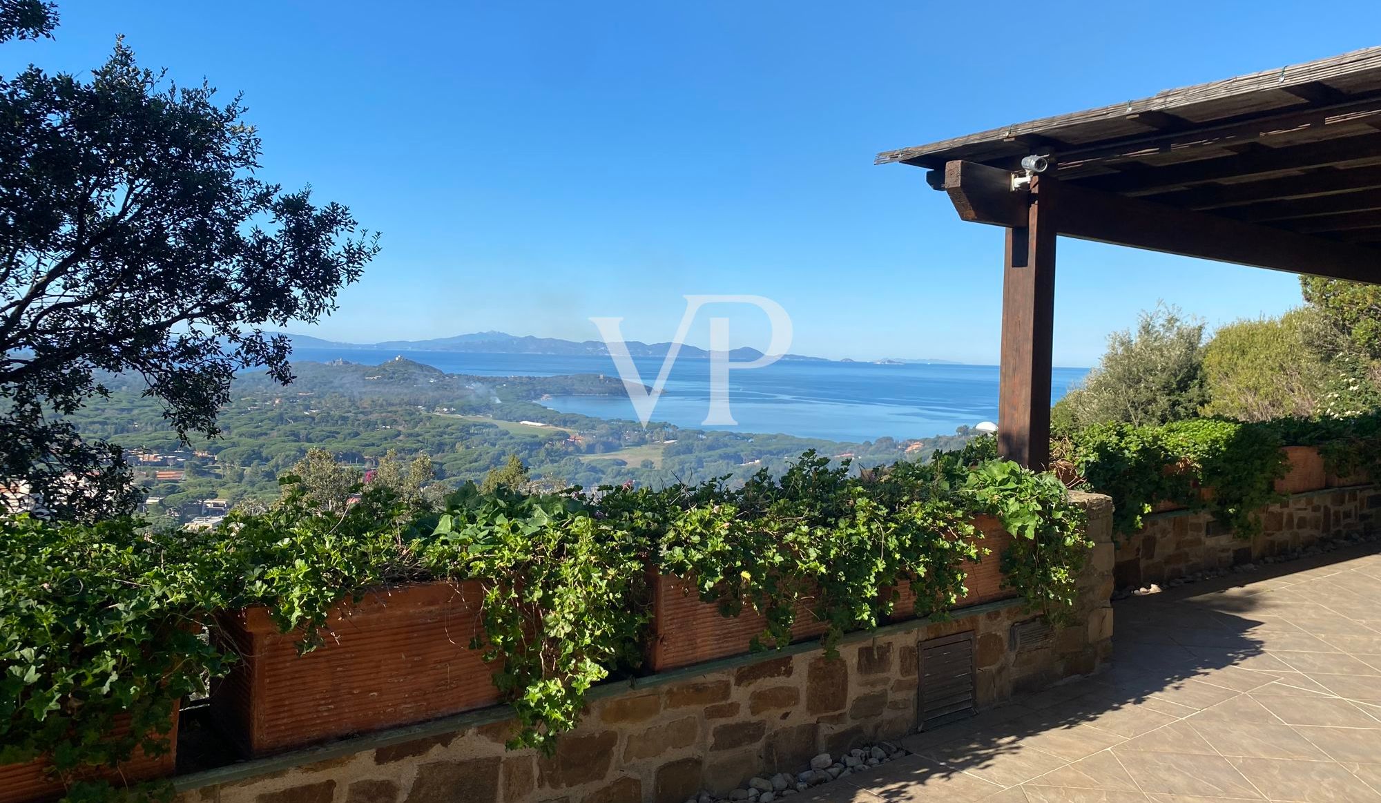 Villa esclusiva con vista panoramica mozzafiato a 180° a Punta Ala