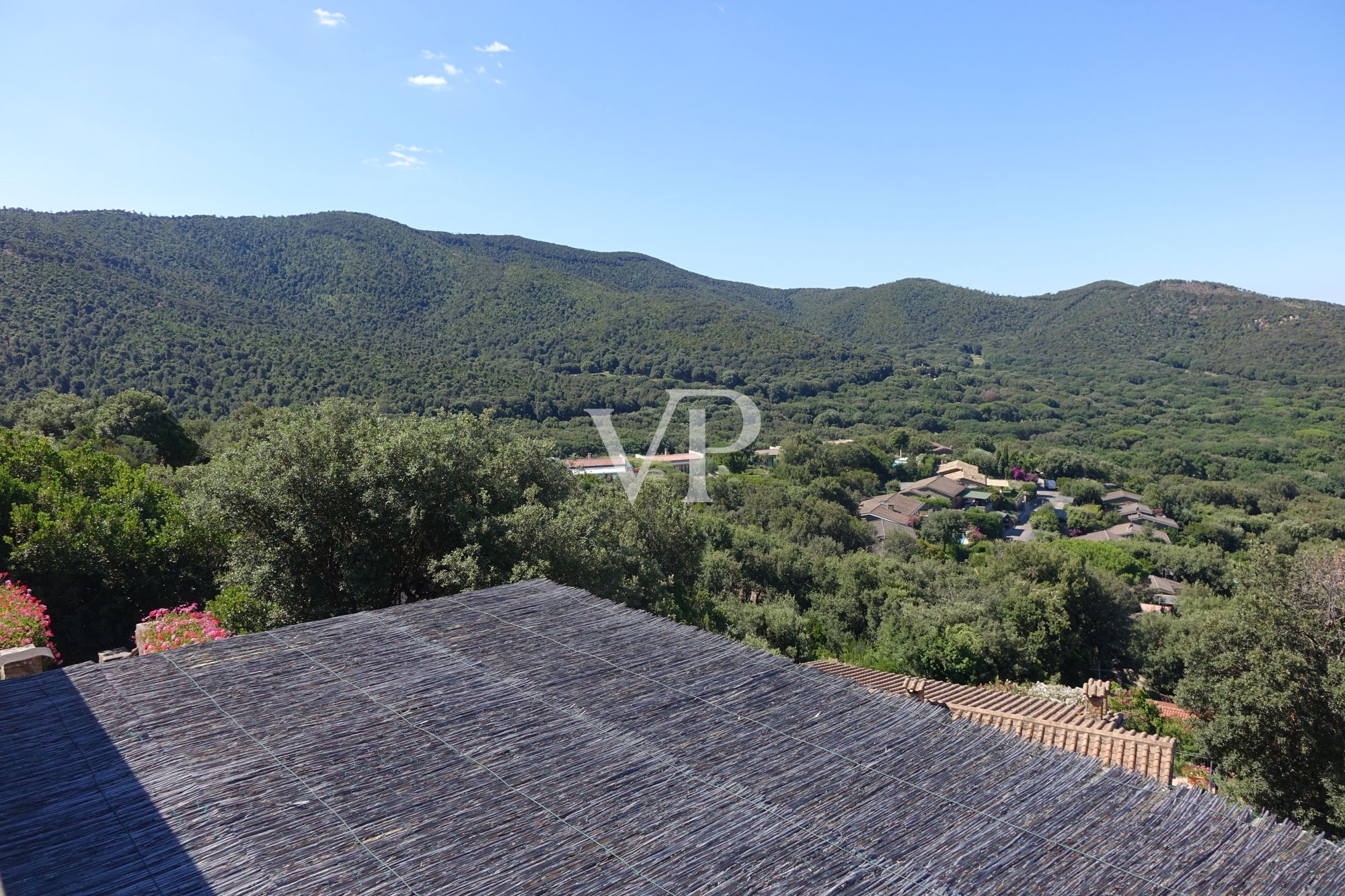 Exclusiva villa con impresionantes vistas panorámicas de 180° en Punta Ala