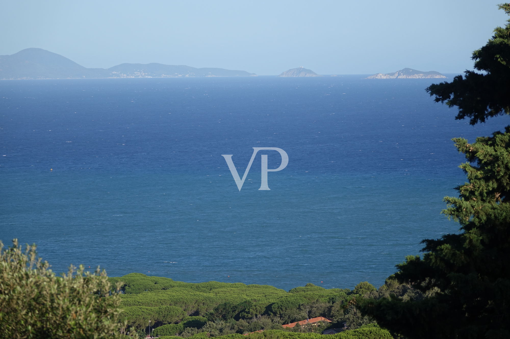 Exclusiva villa con impresionantes vistas panorámicas de 180° en Punta Ala