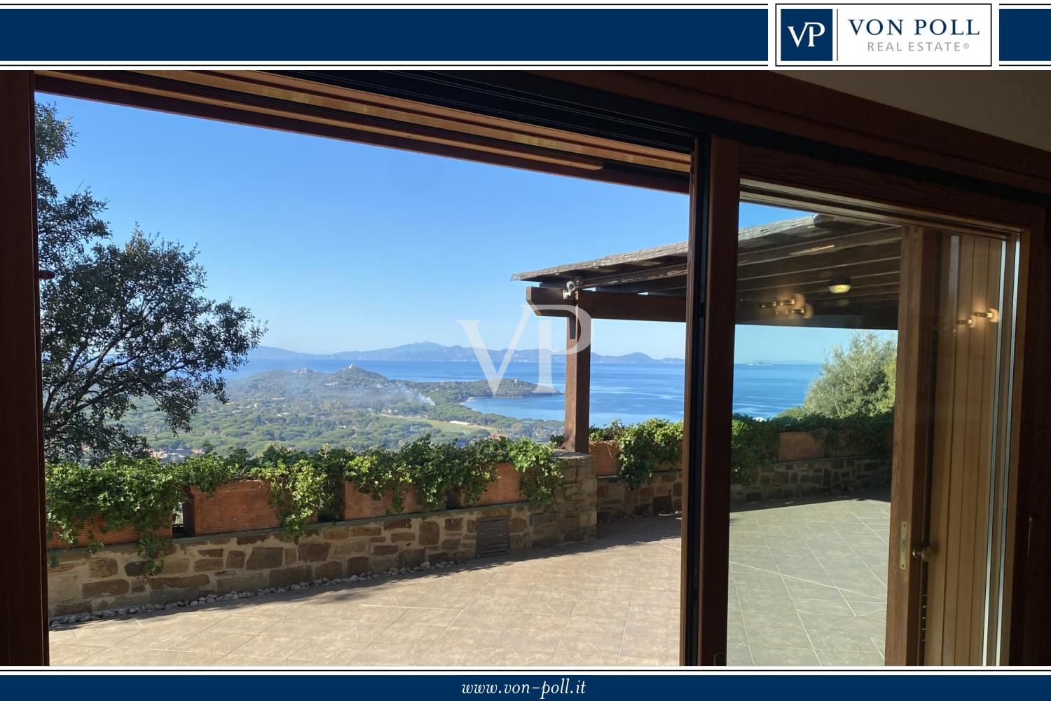 Exclusiva villa con impresionantes vistas panorámicas de 180° en Punta Ala