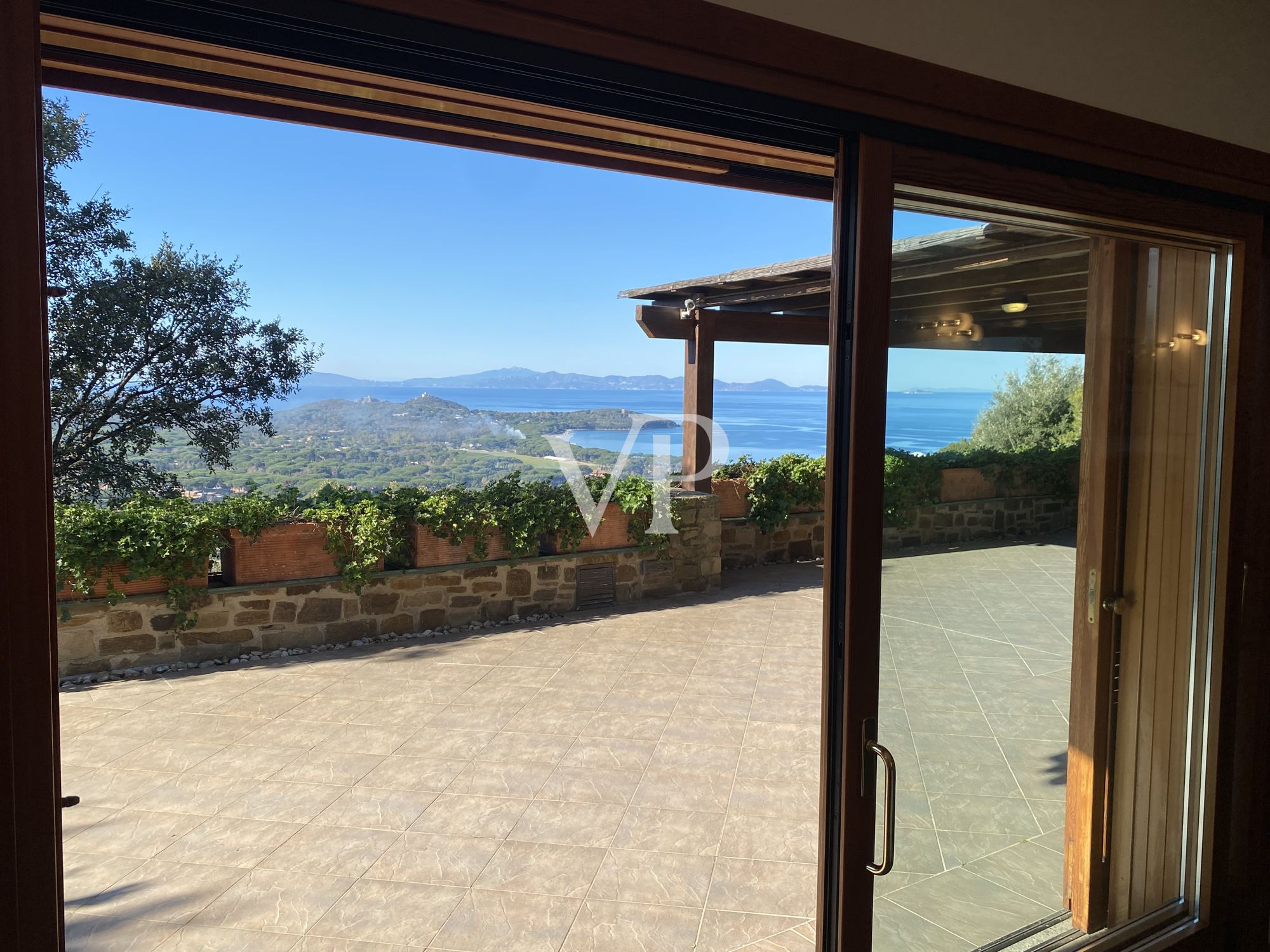 Exklusive Villa mit atemberaubendem 180°-Panoramablick in Punta Ala