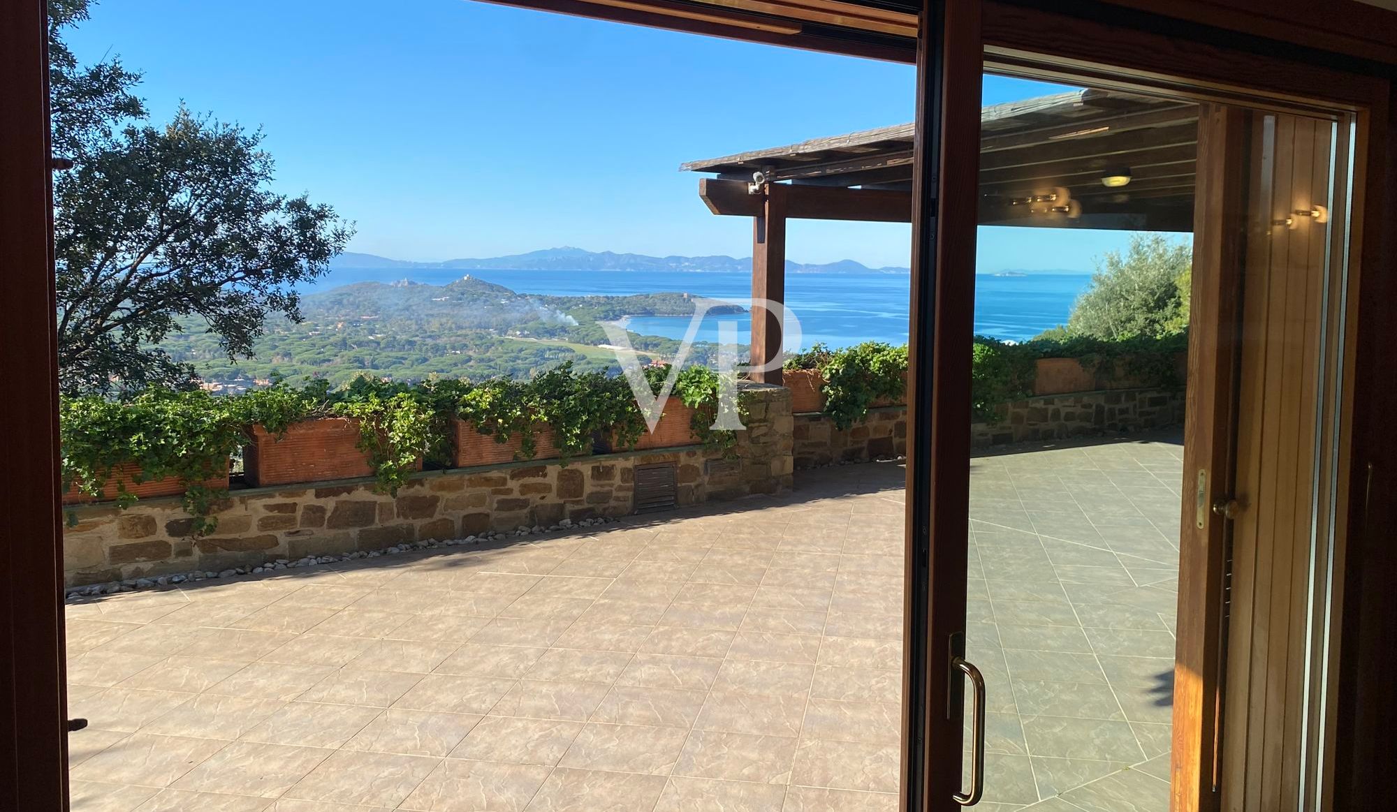 Villa esclusiva con vista panoramica mozzafiato a 180° a Punta Ala