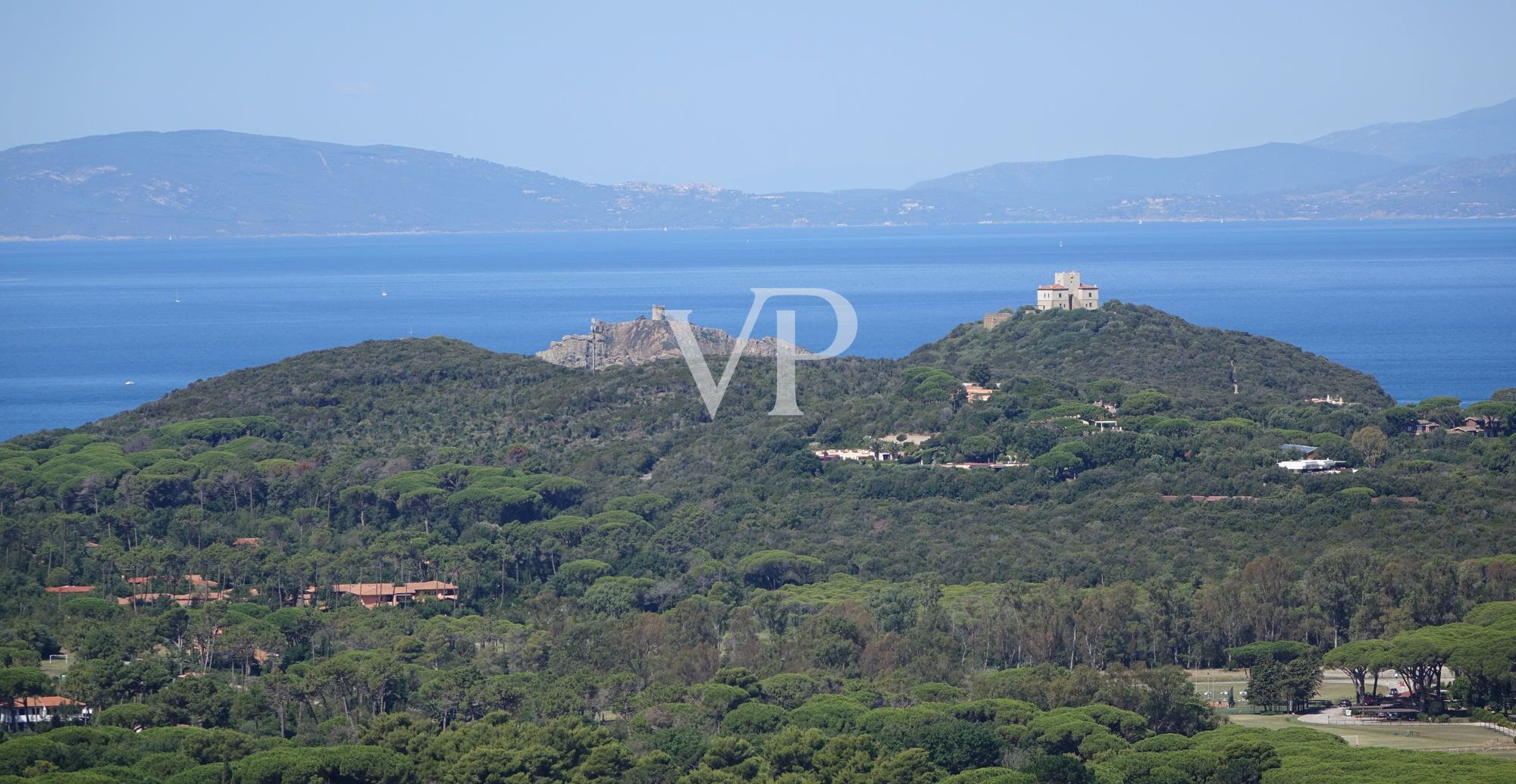 Villa esclusiva con vista panoramica mozzafiato a 180° a Punta Ala