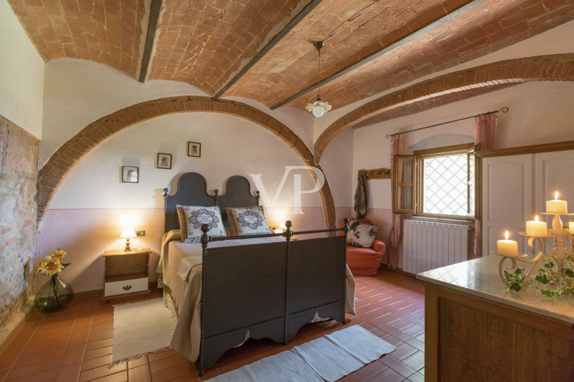 Historic Tuscan farmhouse in an idyllic location with agriturismo and a wide range of leisure activities