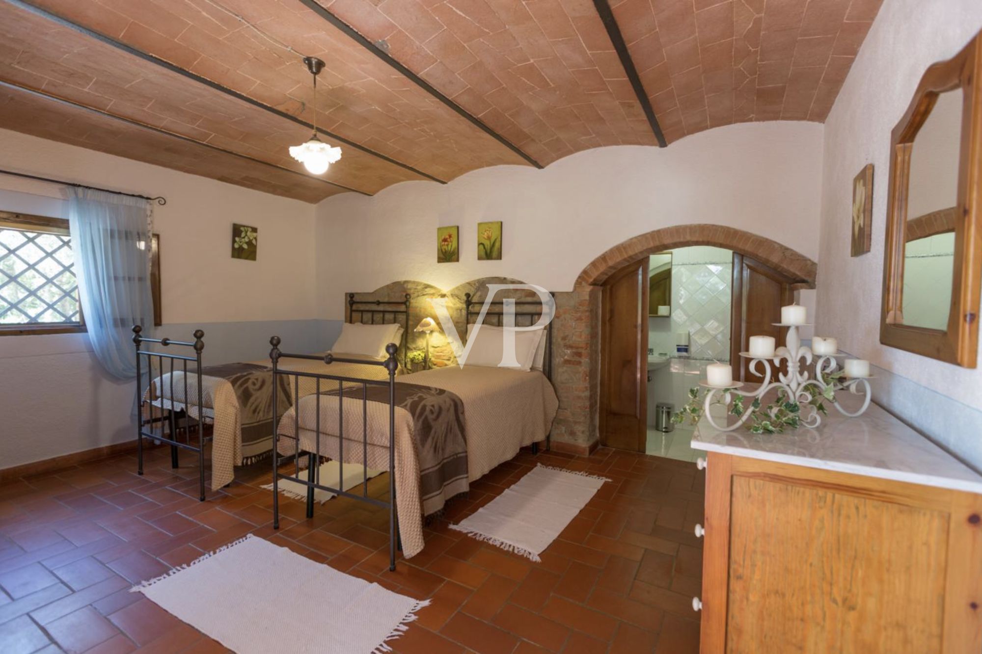 Historic Tuscan farmhouse in an idyllic location with agriturismo and a wide range of leisure activities