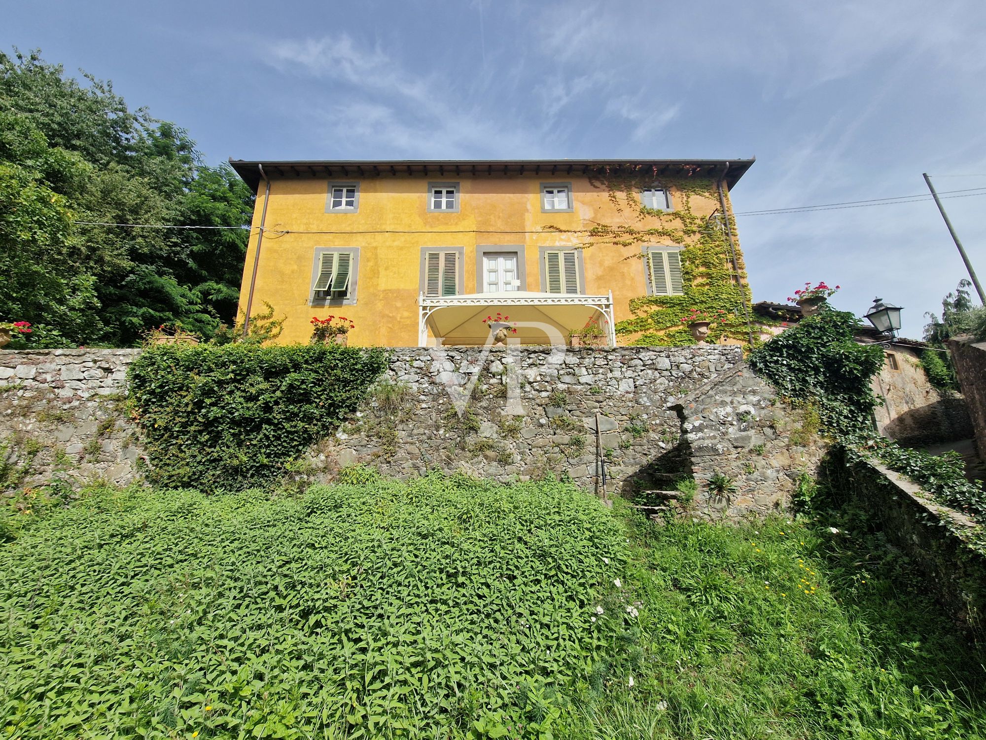 Tereglio Palace - old-fashioned style with great potential