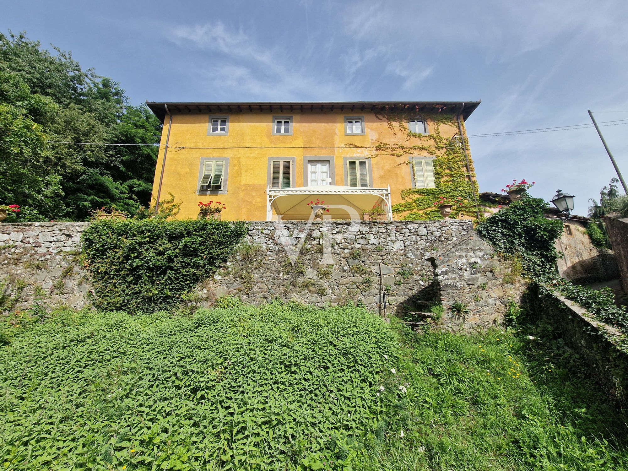 Palazzo Tereglio - altehrwürdiger Stil mit großem Potenzial