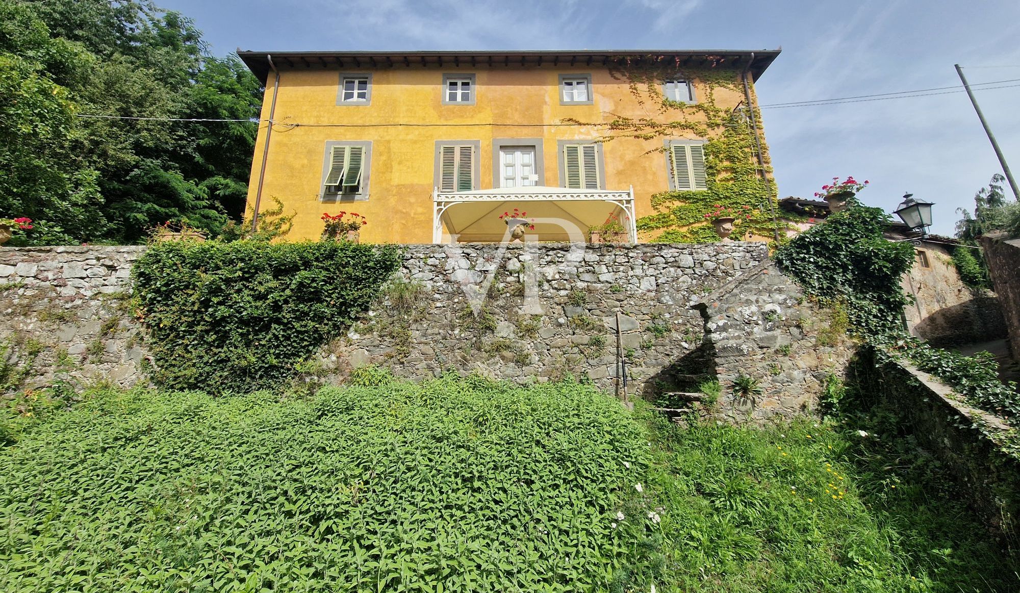Palazzo Tereglio - altehrwürdiger Stil mit großem Potenzial