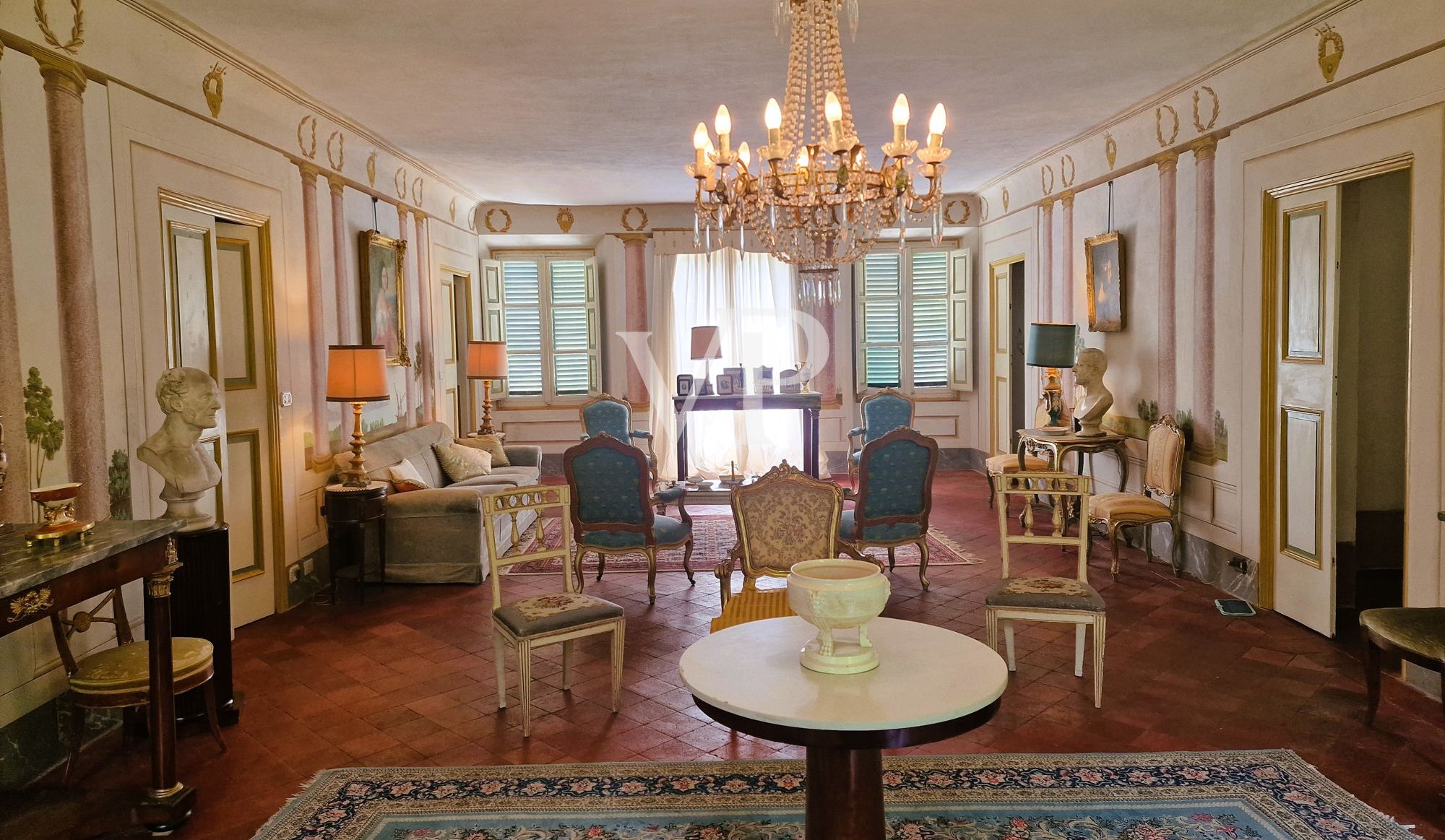 Palazzo Tereglio - altehrwürdiger Stil mit großem Potenzial