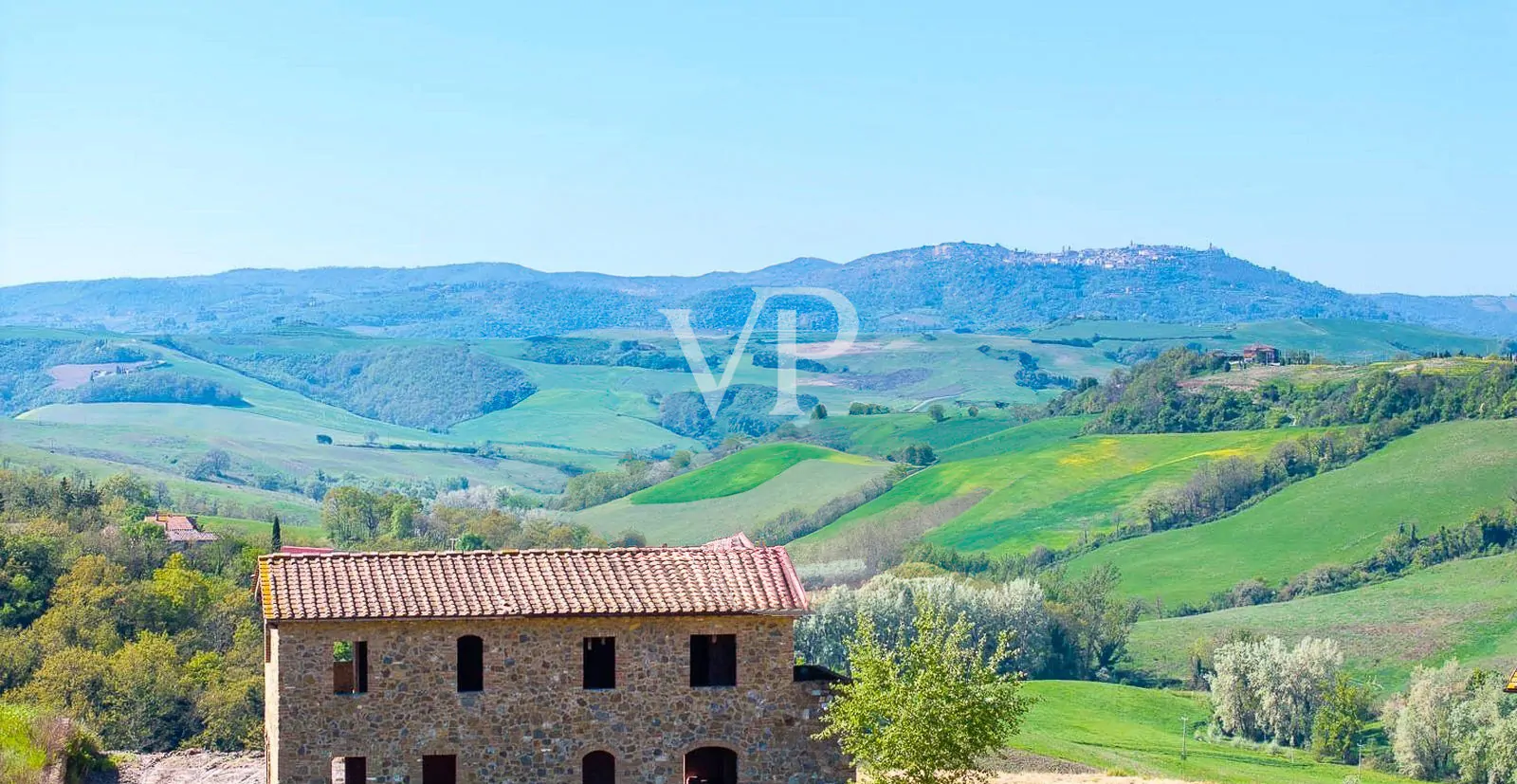 Lussuoso casale in pietra a Montalcino ristrutturato finemente