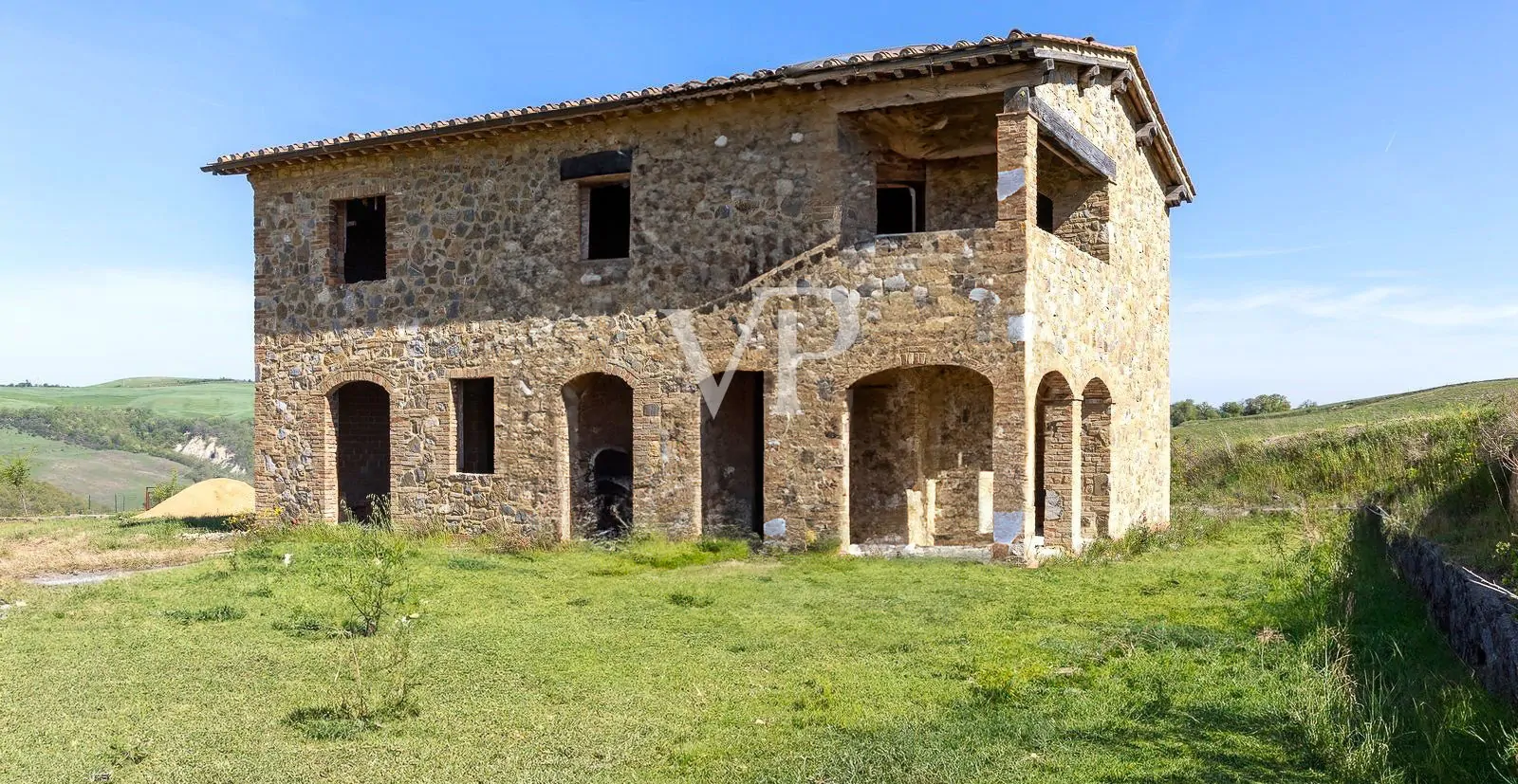 Lussuoso casale in pietra a Montalcino ristrutturato finemente