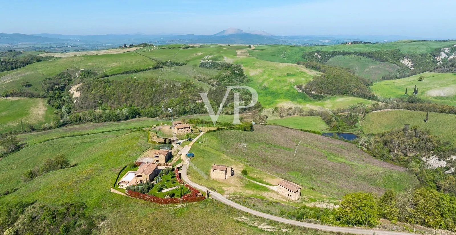 Lussuoso casale in pietra a Montalcino ristrutturato finemente