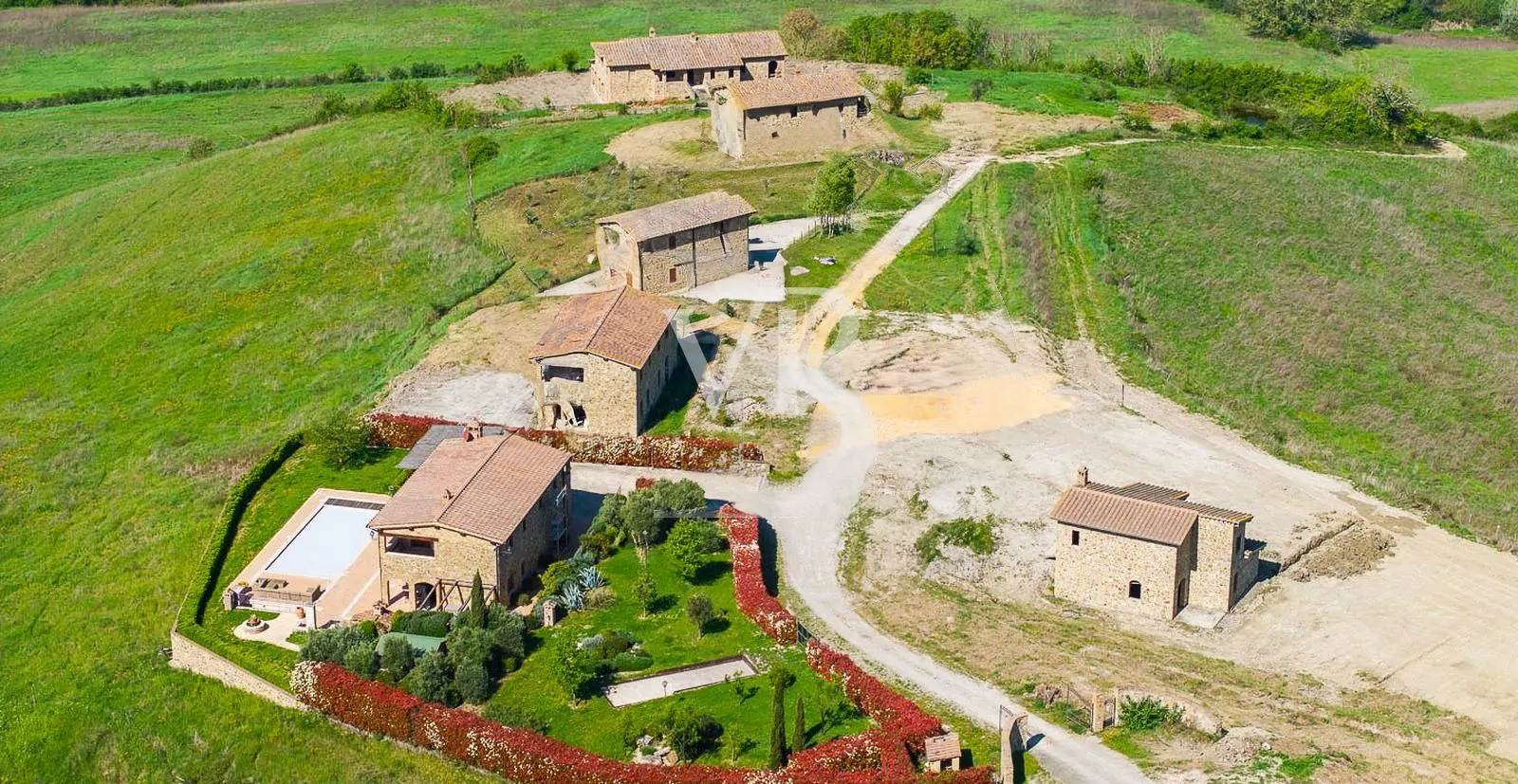 Lussuoso casale in pietra a Montalcino ristrutturato finemente