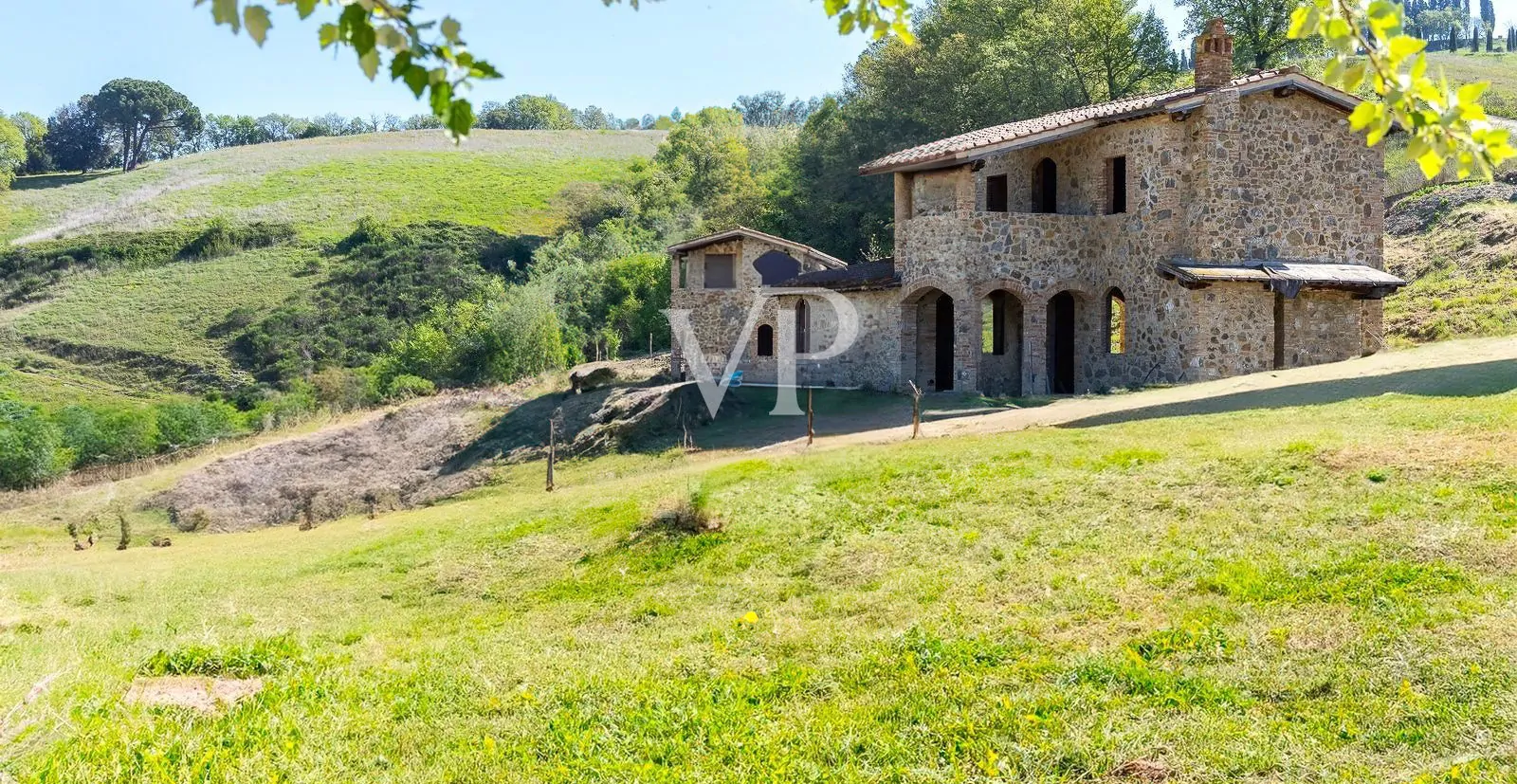 Luxuriöses, fein renoviertes Bauernhaus aus Stein in Montalcino
