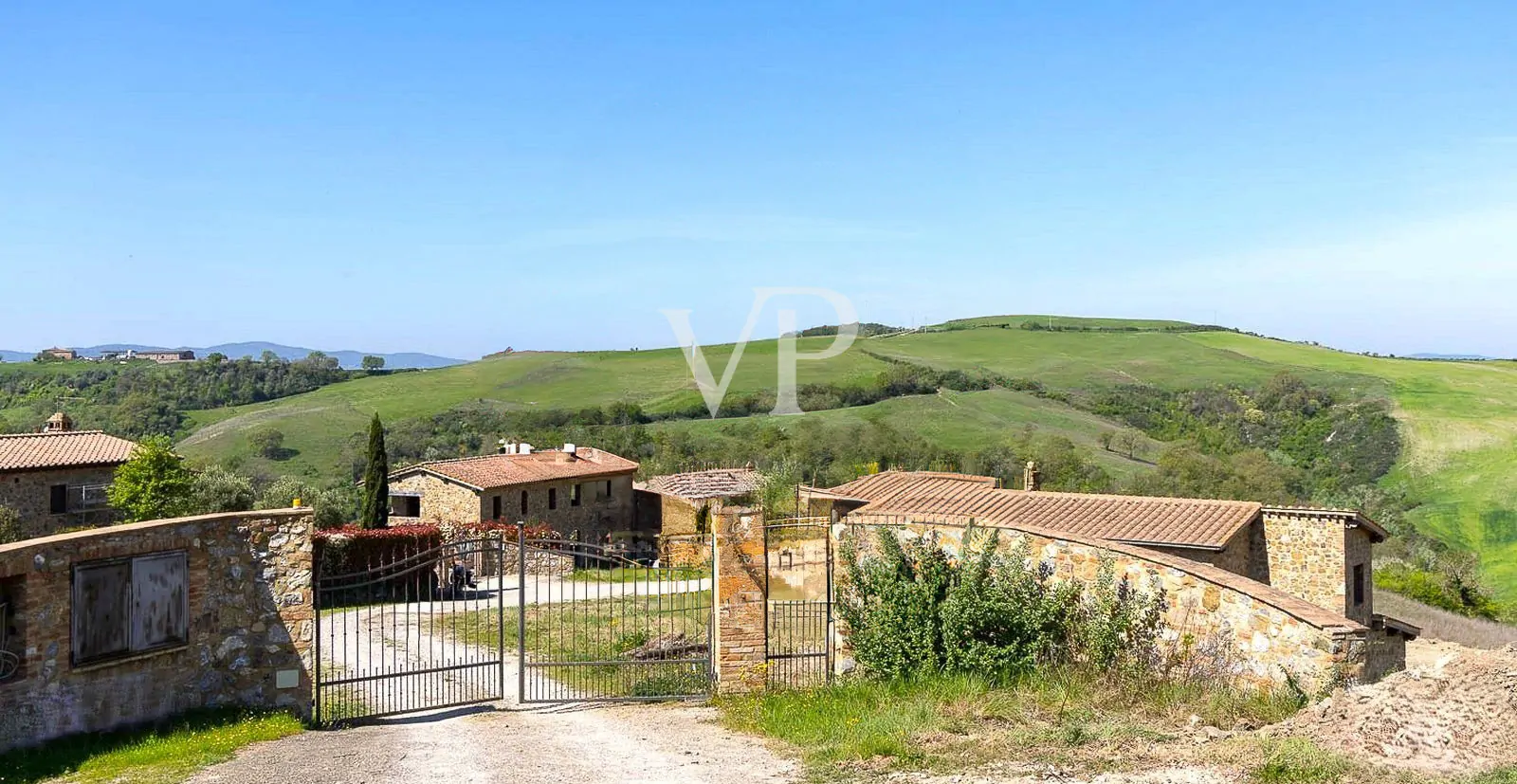 Lujosa casa de piedra finamente reformada en Montalcino