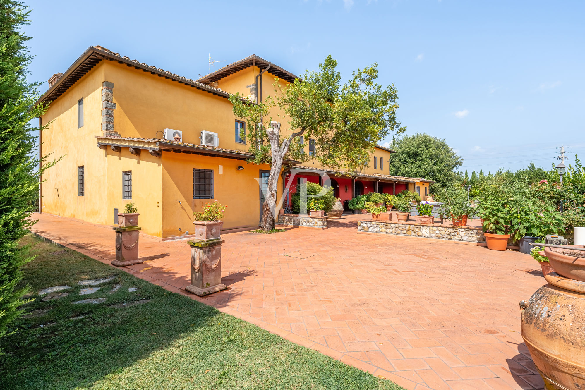 Prestigieuse maison de campagne au cœur de la Toscane avec terrasse panoramique et cave à vin