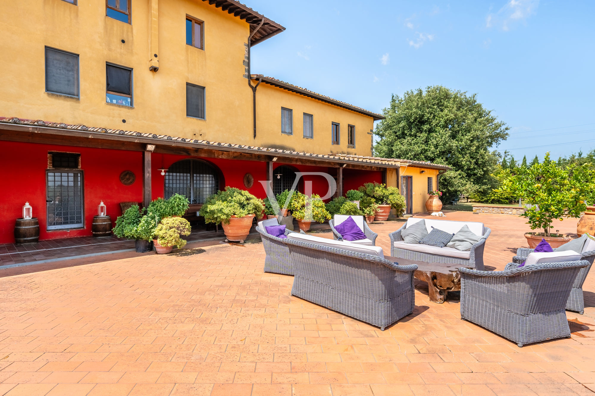 Prestigieuse maison de campagne au cœur de la Toscane avec terrasse panoramique et cave à vin