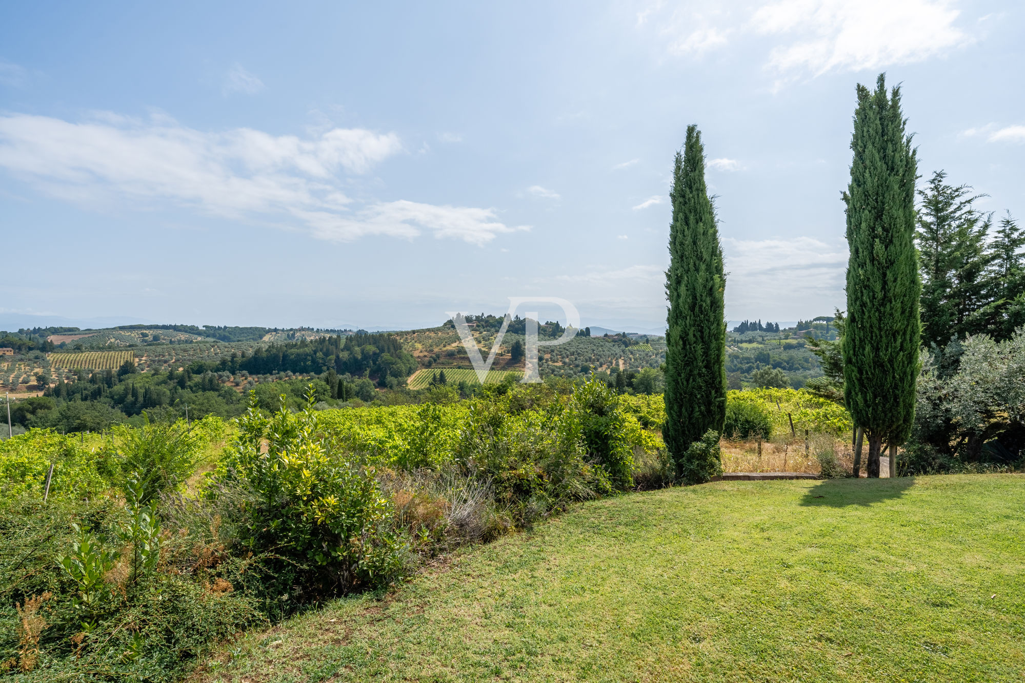 Prestigioses Landhaus im Herzen der Toskana mit Panoramaterrasse und Weinlager