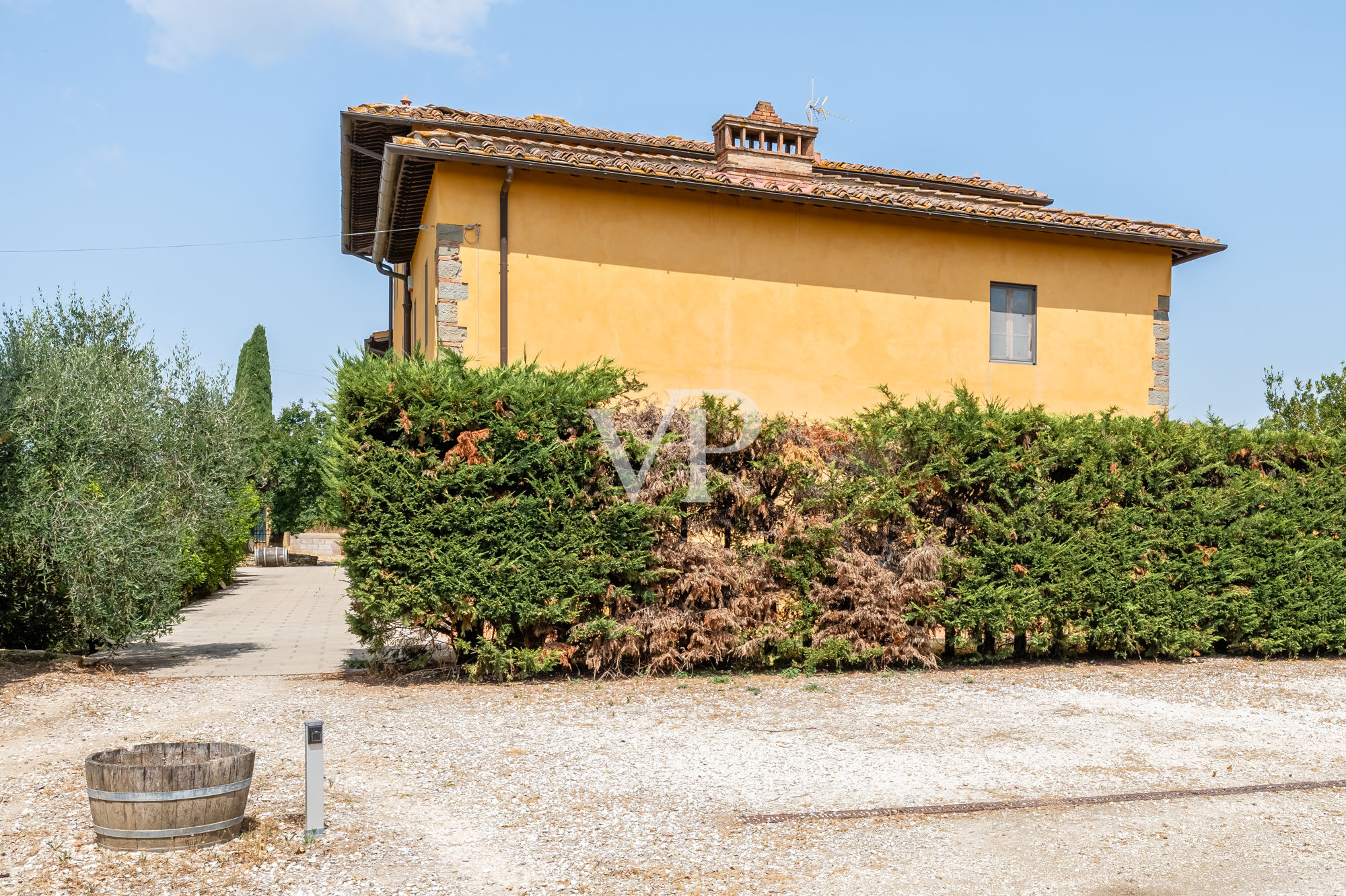 Prestigioses Landhaus im Herzen der Toskana mit Panoramaterrasse und Weinlager