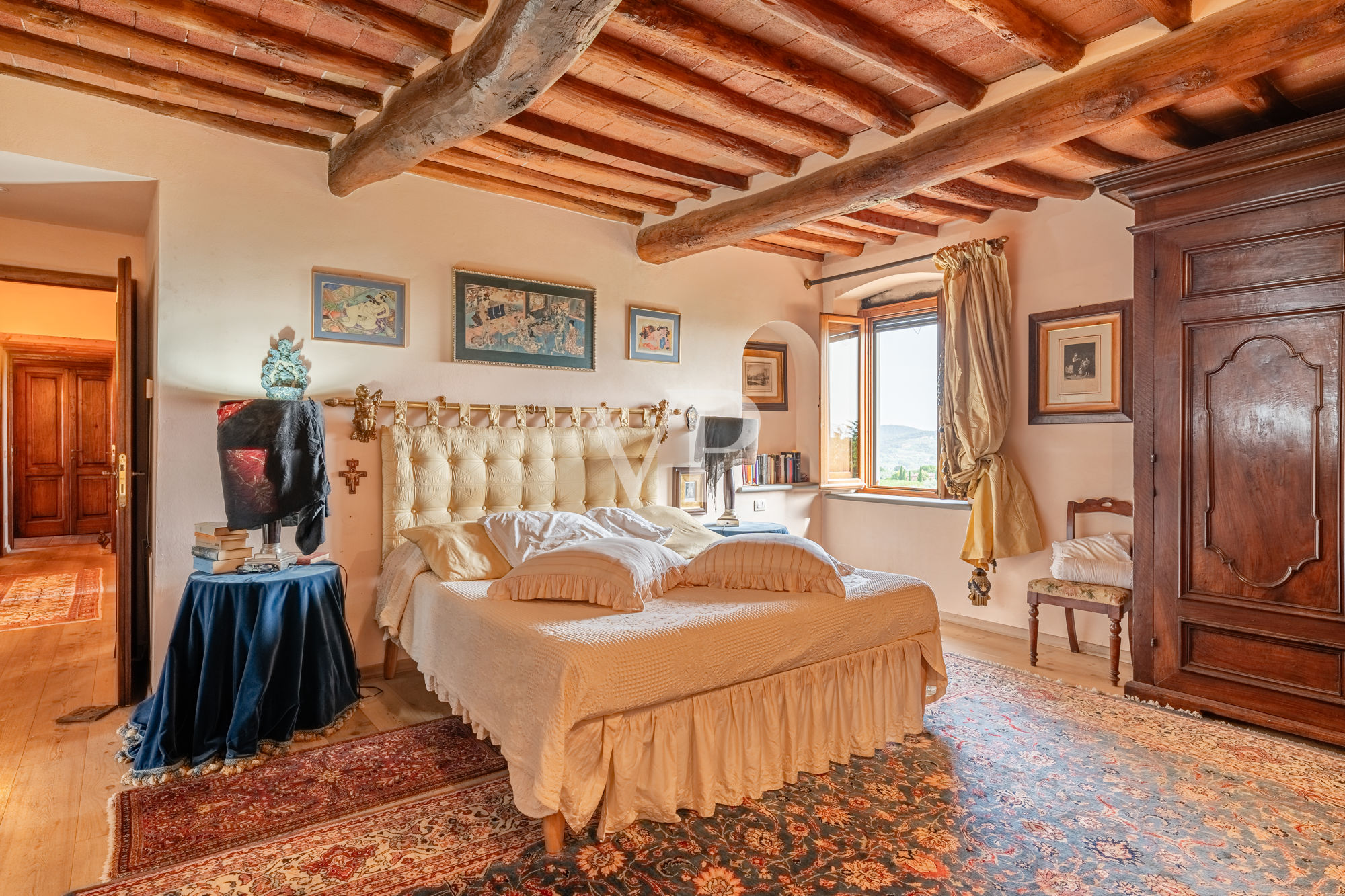 Prestigieuse maison de campagne au cœur de la Toscane avec terrasse panoramique et cave à vin