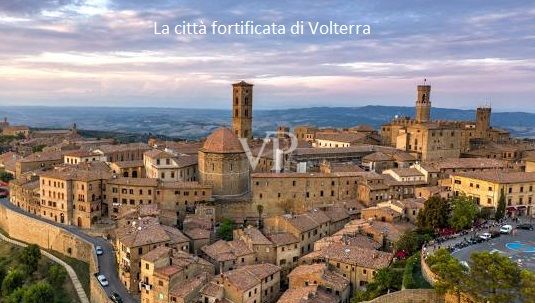 volterra racchiusa dalle mura