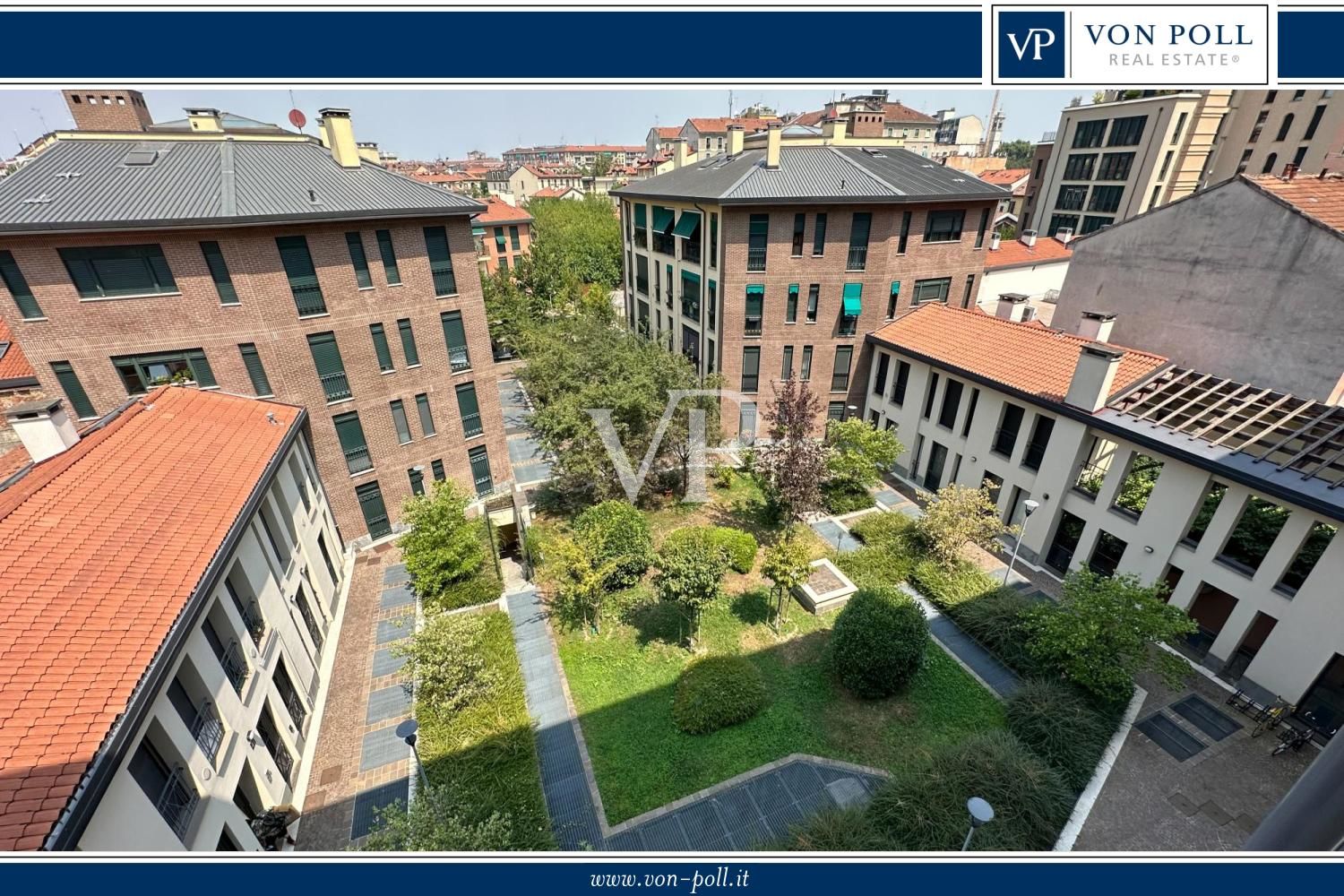 Helle Drei-Zimmer-Wohnung, hohe Etage mit Blick auf Park und Garage