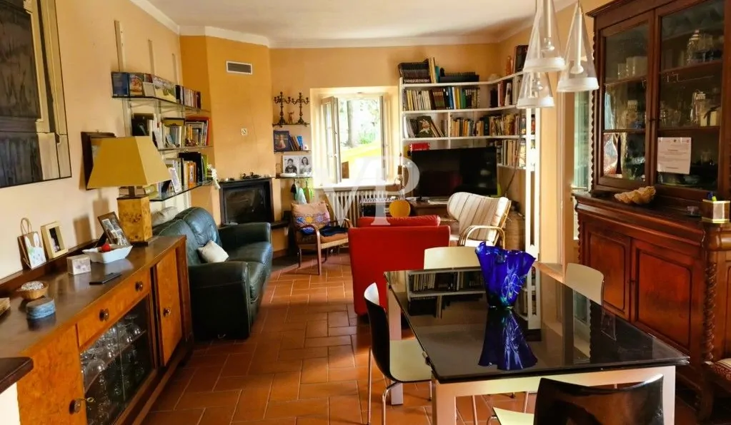 Ferme rénovée entourée d'environ 12 000 m² de terrain