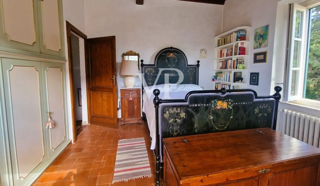 Ferme rénovée entourée d'environ 12 000 m² de terrain