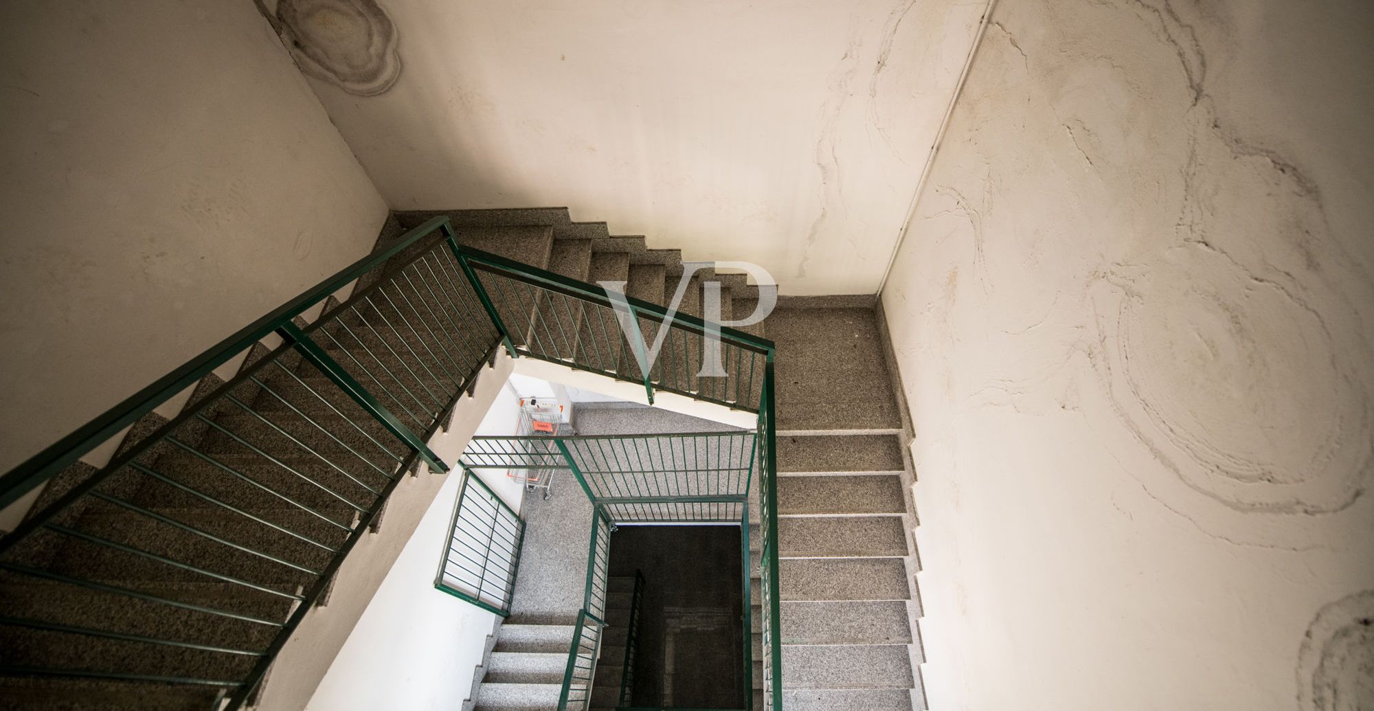 Gewerbehalle mit Außenbereich und Tiefgarage